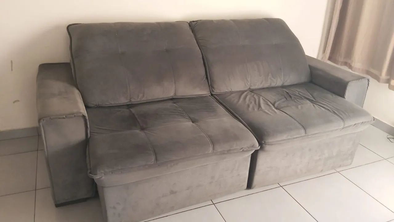 Vendo esse sofá retrátil, essa estante e a Tv de 50 polegadas Philips. Led  smarte Tv .