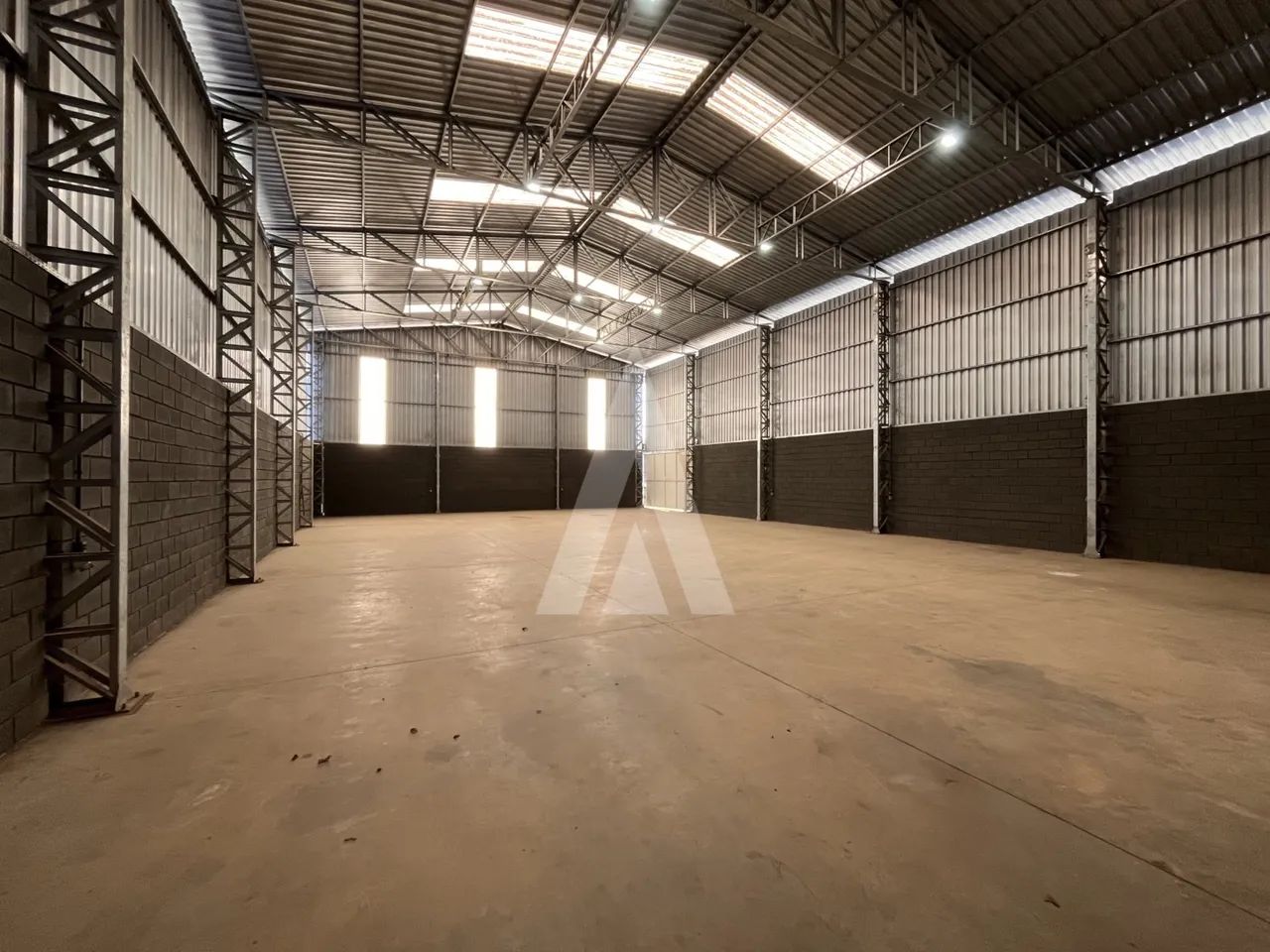 Galpão no bairro Corveta com 550 m².