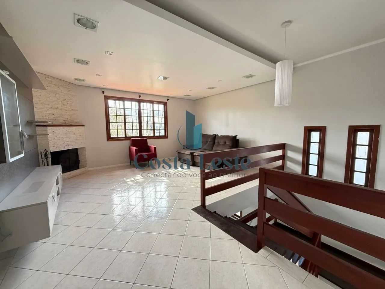 Excelente casa com 4 dormitórios no Córrego Grande - Foto 5