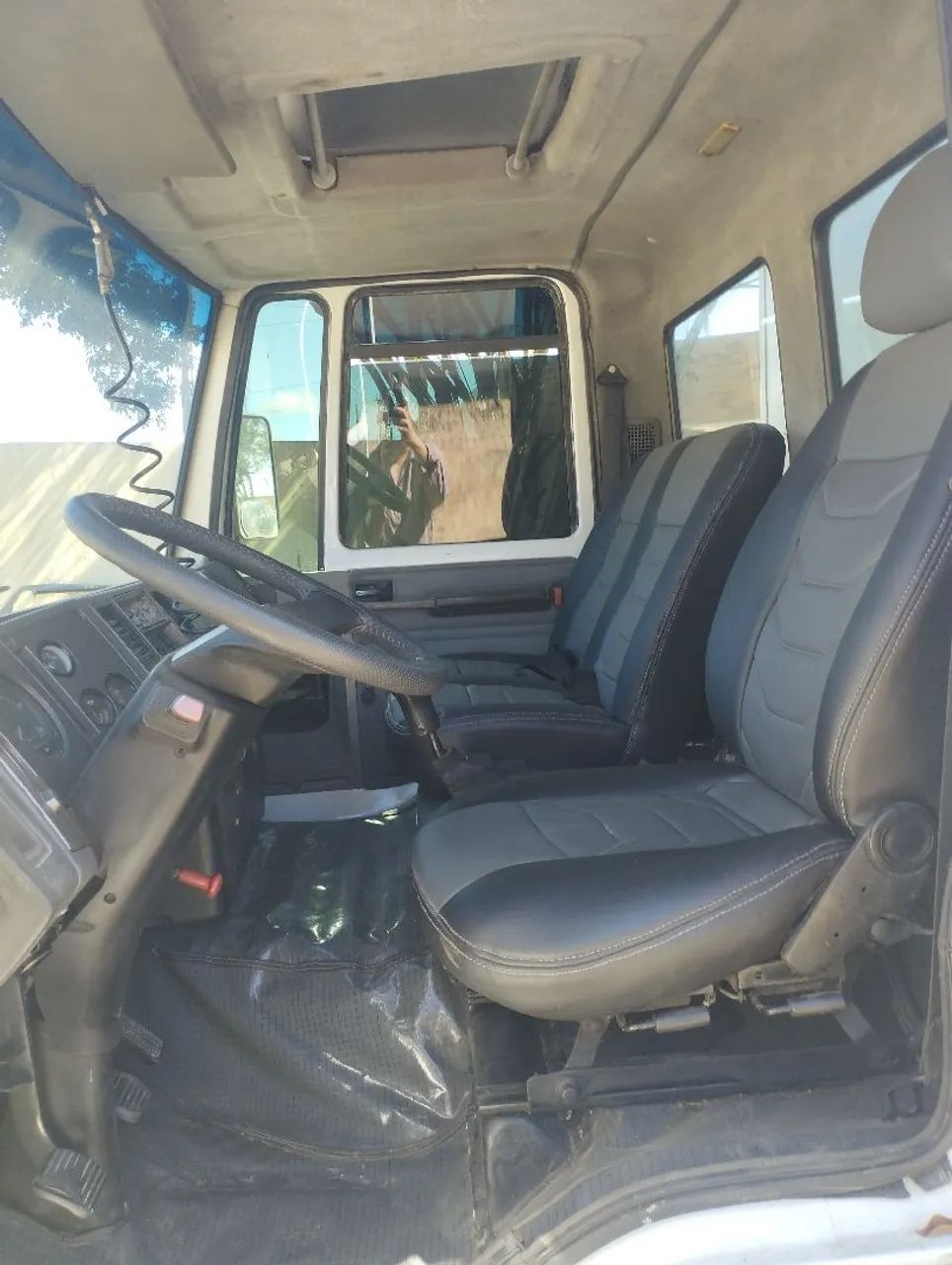 Ford 815 ano 2004 - Foto 4