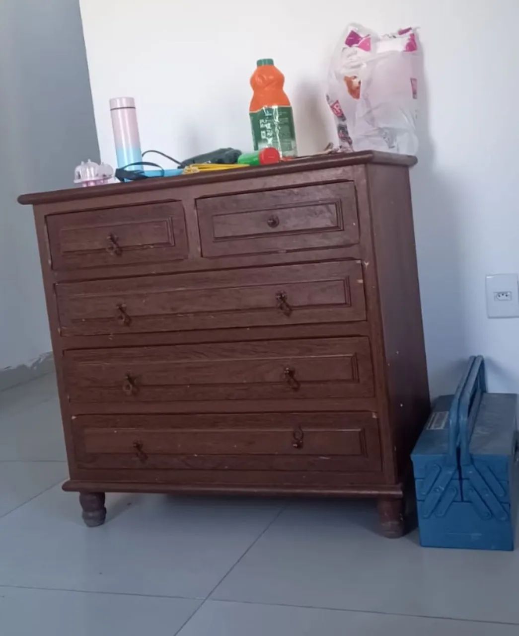 Cômoda de sucupira em ótimo estado 