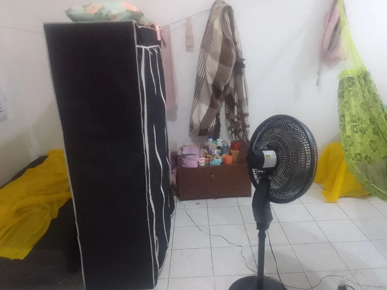 Alugo vaga para mulher 
