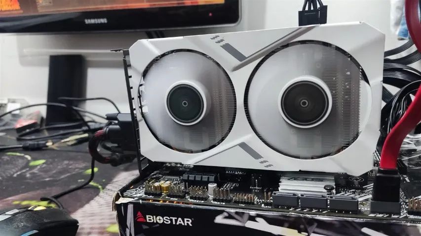 Placa de Vídeo RTX 2070 Galax White - Foto 3