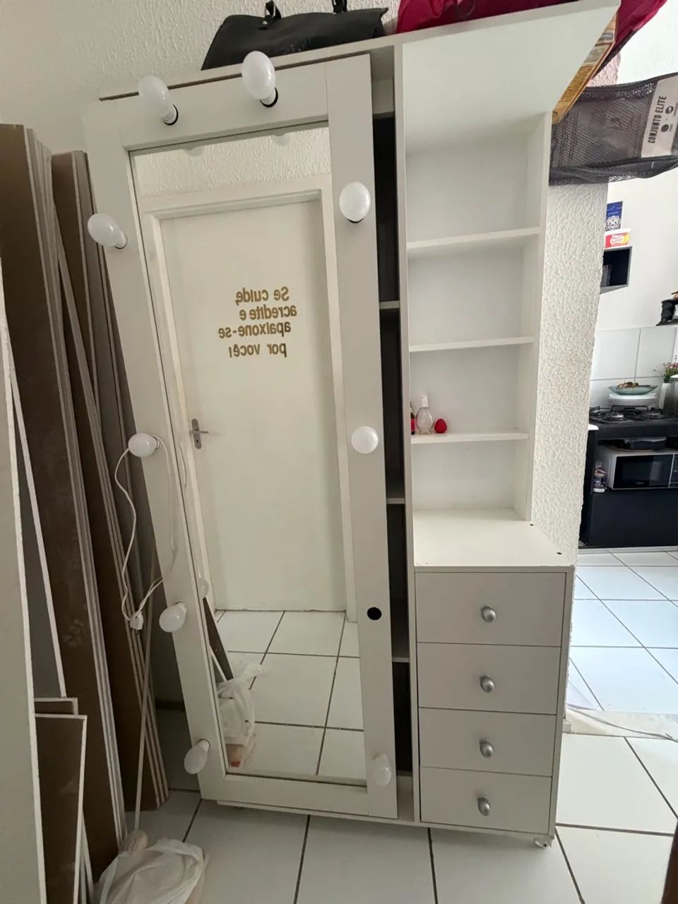 Vendo Closet Camarim,guarda objetos e com gavetas - Foto 2