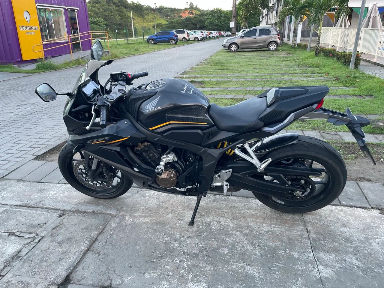 CBR 650R  2023/2023 - Foto 2