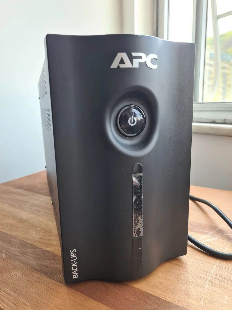 No-break APC BACK-UPS 1200