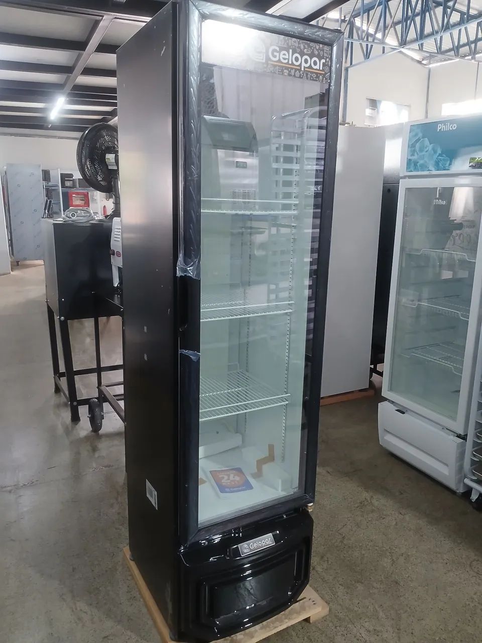 Refrigerador/Expositor Vertical Gelopar GPTU-230  - Foto 2
