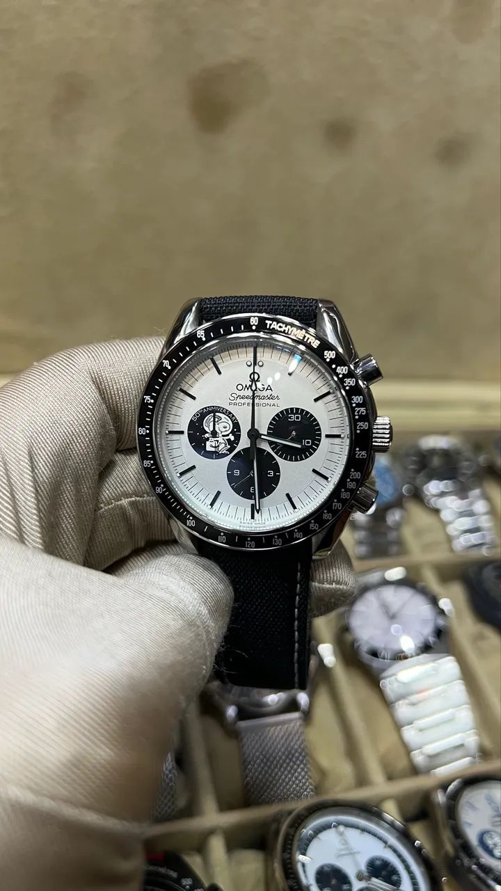 Omega Speedmaster Snoopy  - Foto 4