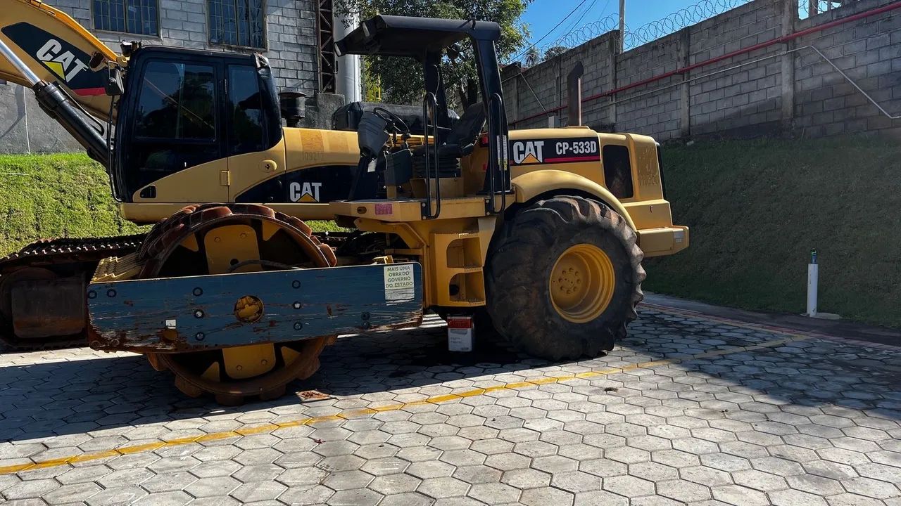 Rolo compactador Caterpillar CP533D - Foto 2