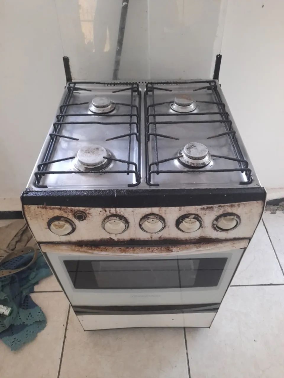 Fogão a gás 4 bocas, grades duplas de ferro - Foto 3