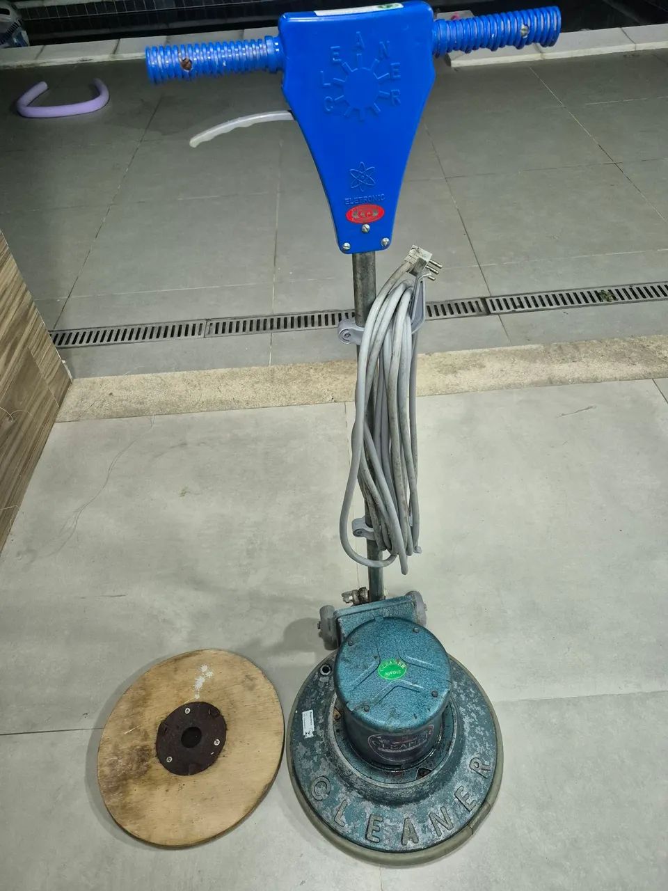 Enceradera Industrial Cleaner CL 350 PLUS - Bivolt - Profissional e Super Conservada
