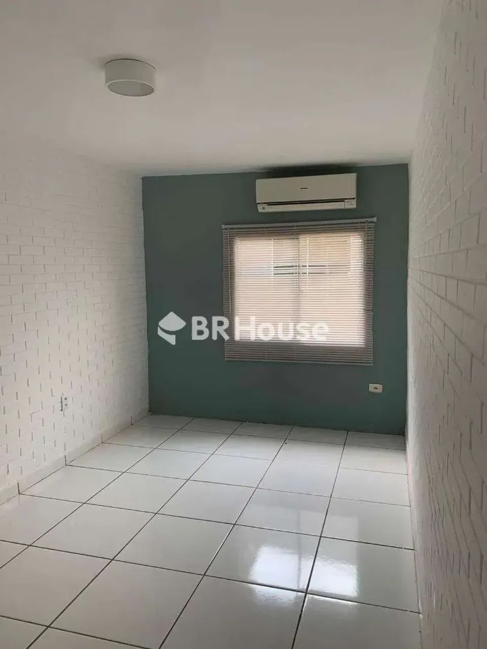 Casa comercial com 7 salas - Região Central