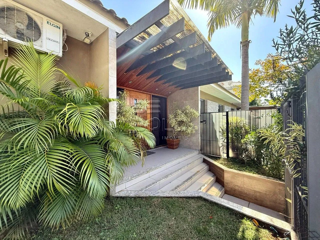 Casa com piscina e 3 dormitórios no Estreito - Foto 5