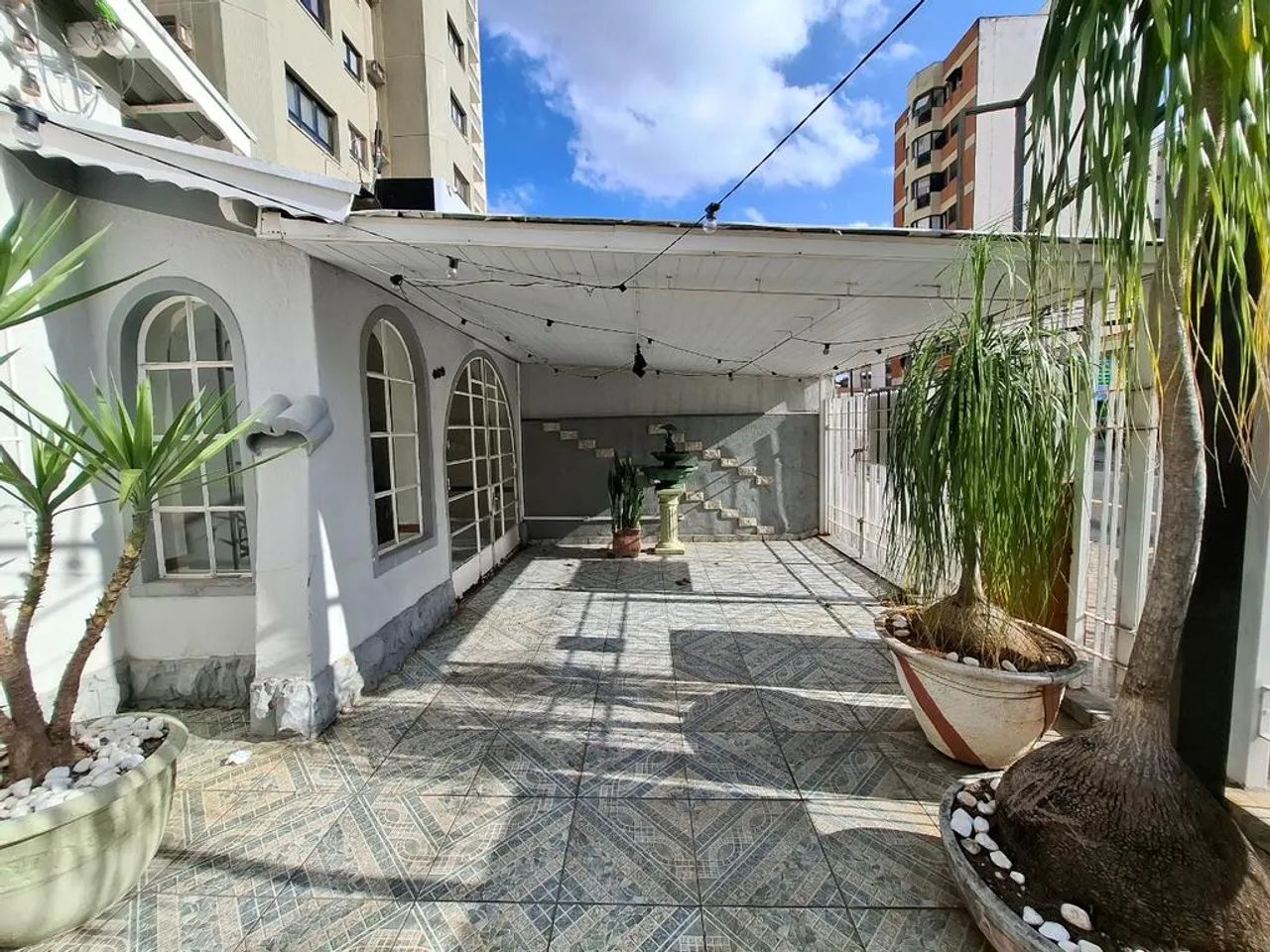 Casa para alugar em Campinas, Vila Itapura, com 5 quartos, com 157.76 m² - Foto 3