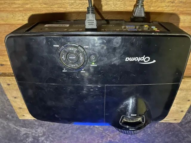 Projetor optoma DAEXNZGU + TELA RETRATIL 100 POLEGADAS | OL-001-046