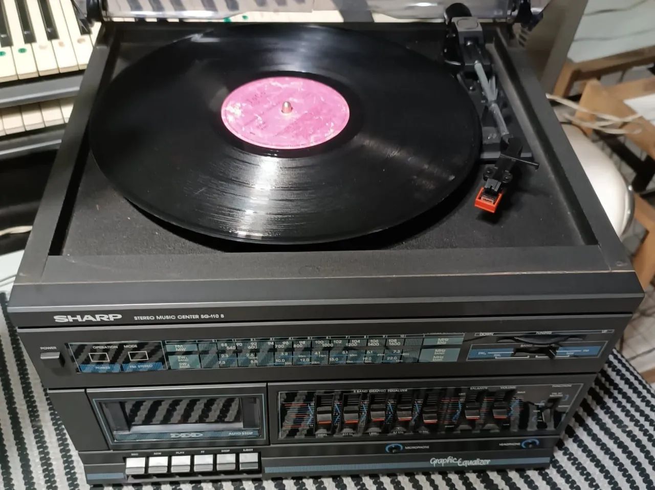 Toca Disco Sharp SG-110 B