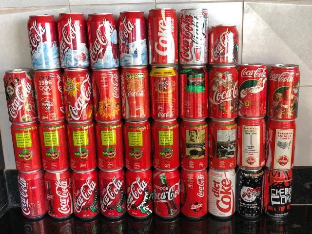 Coleção com 37 latinhas antigas da Coca-cola incluindo edições limitadas anos 90