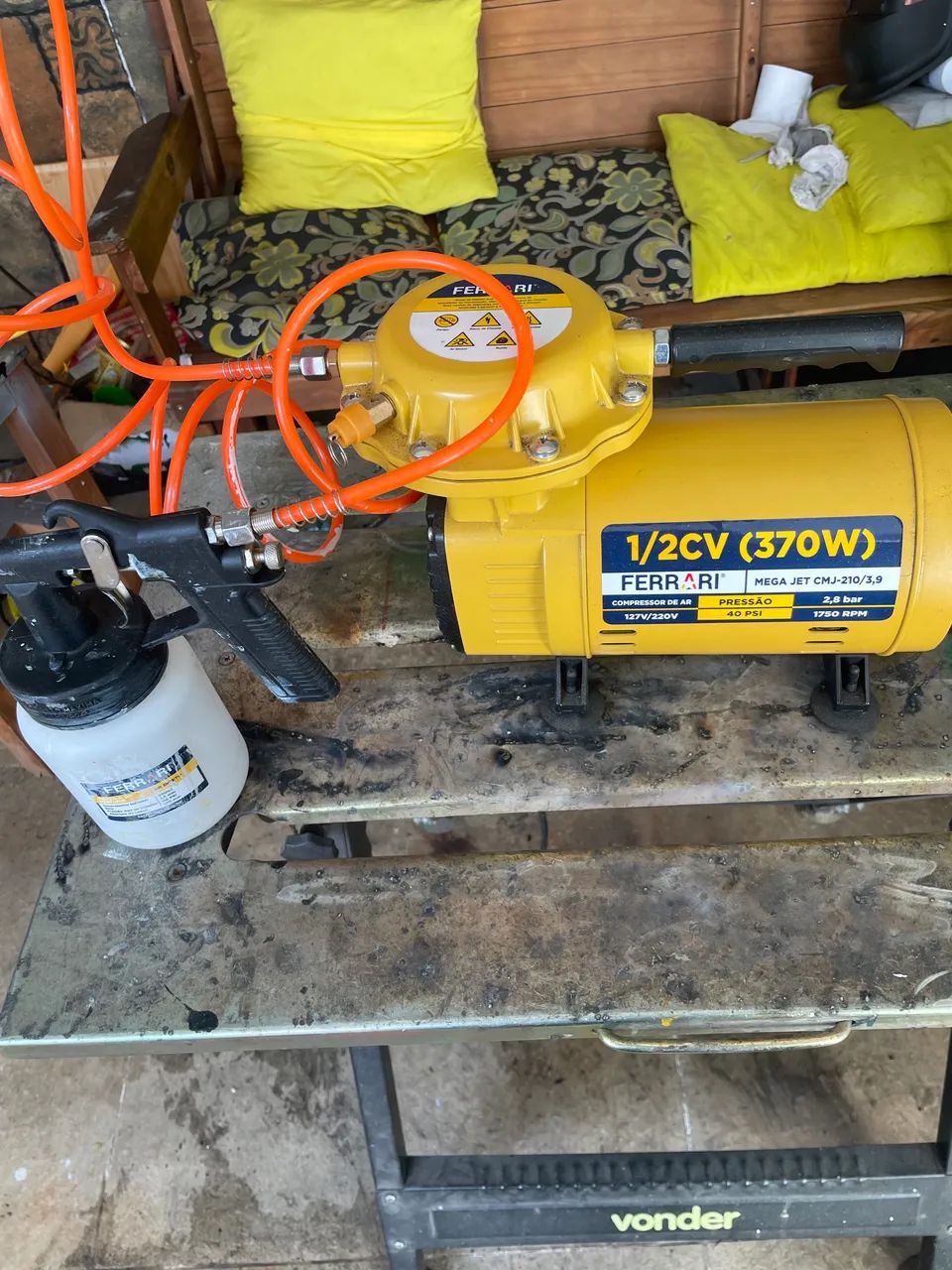 Vendo compressor de ar tufao praticamente sem uso!!