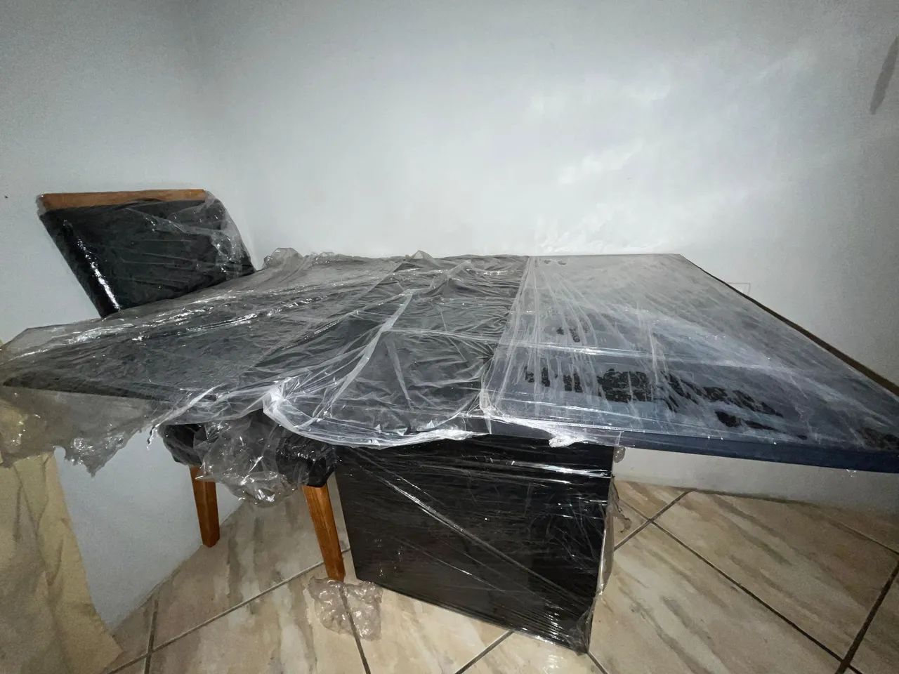 Mesa de jantar 4 cadeiras - Foto 3