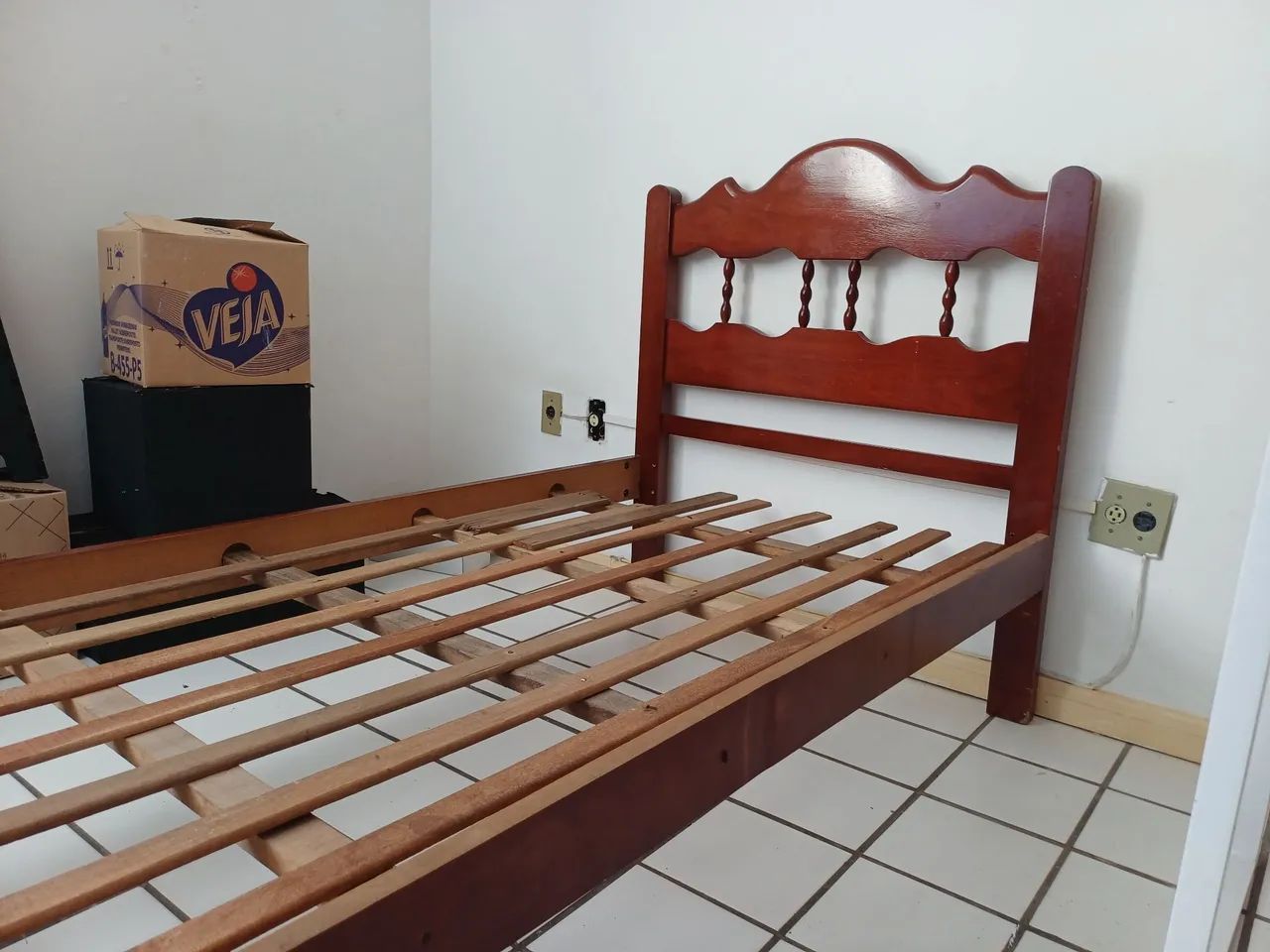 Cama solteiro (madeira)
