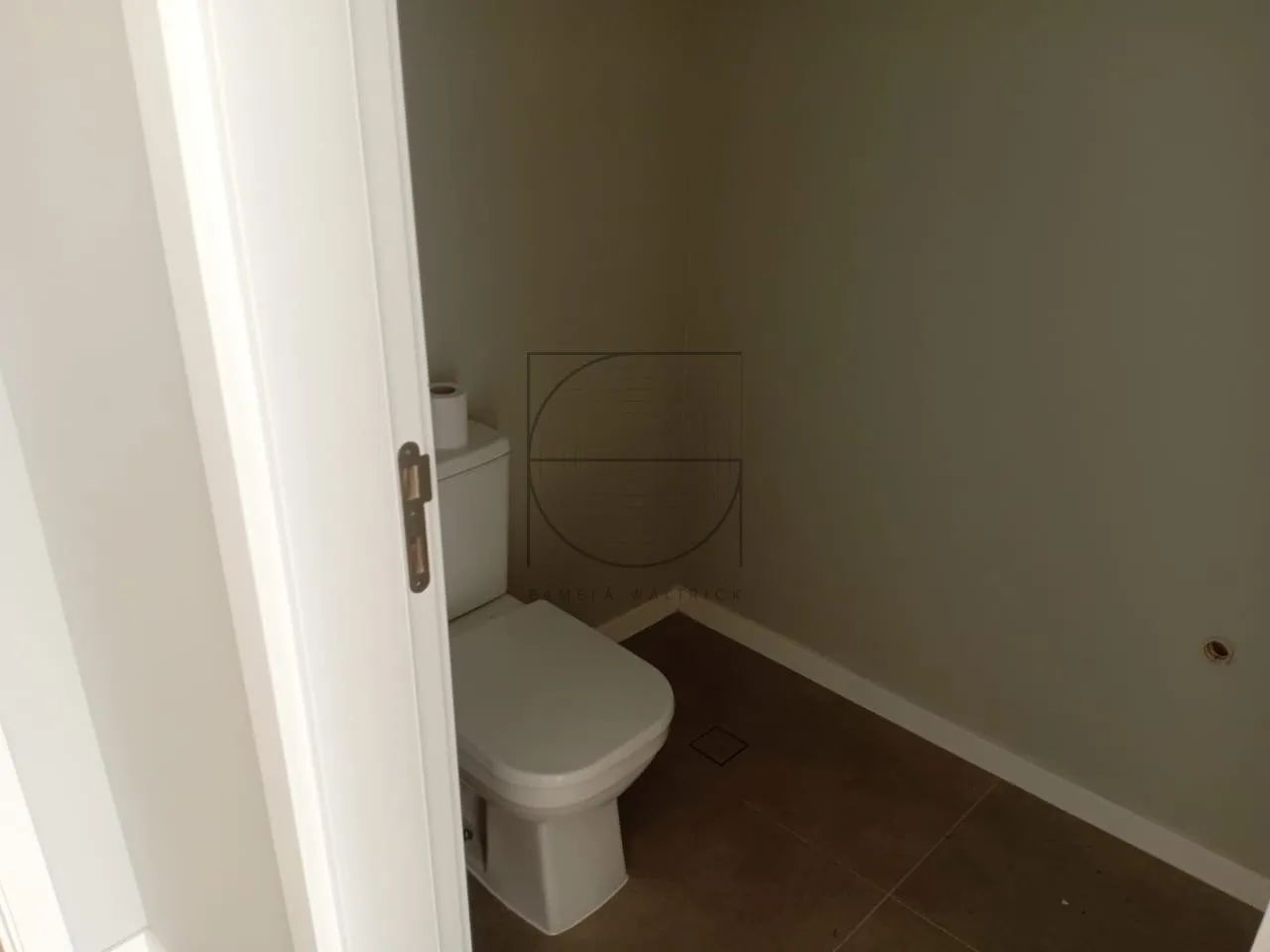 Apartamento Duplex com 3 dormitórios e 3 suítes e 4 banheiros e 2 vagas de garagens - Foto 2