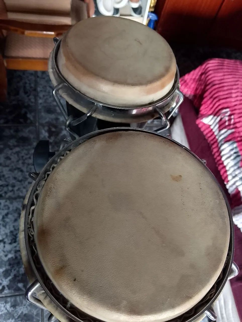 Bongô com estante e capa - Foto 4