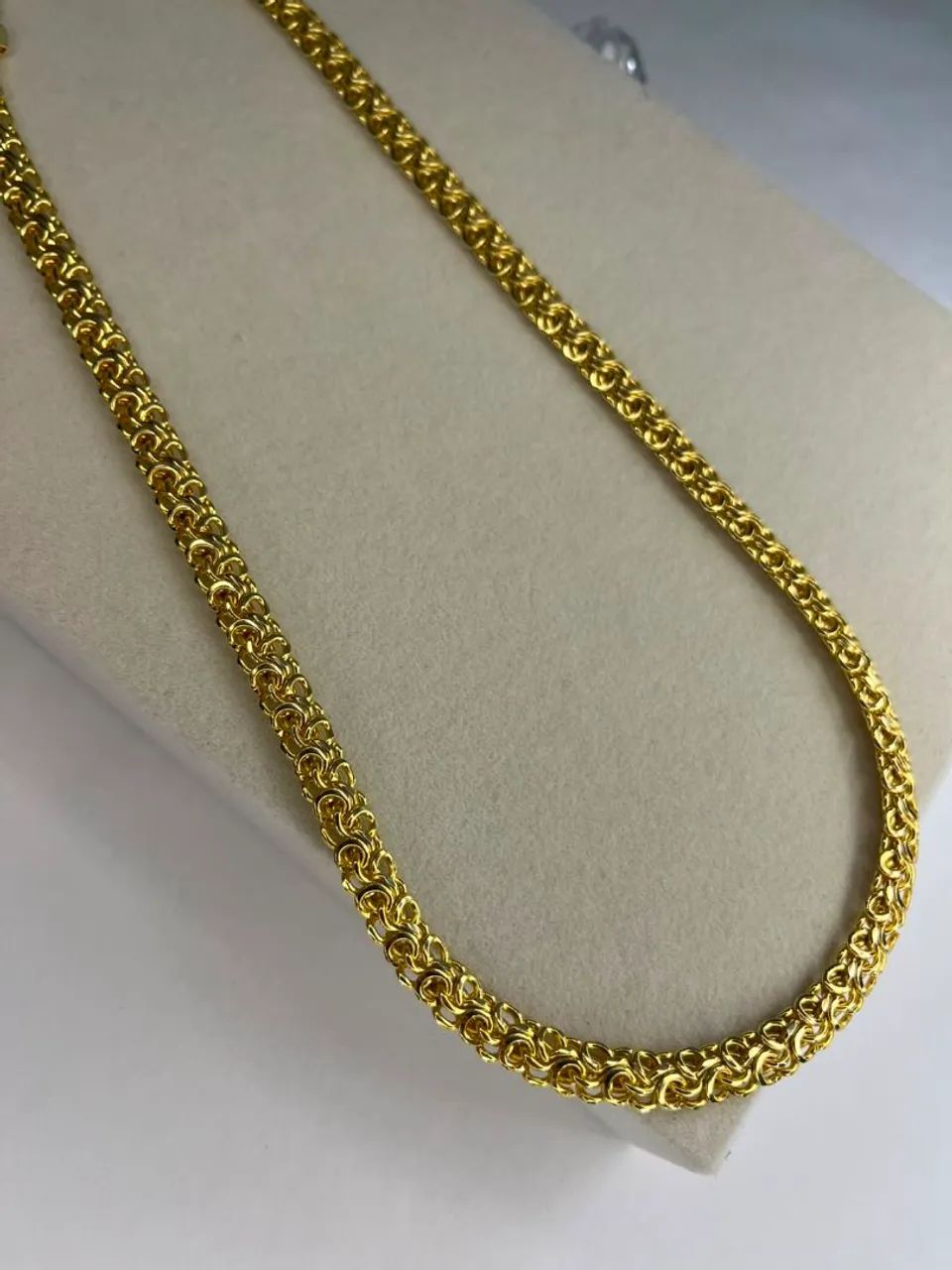 Colar detalhado folheado a ouro 18K 