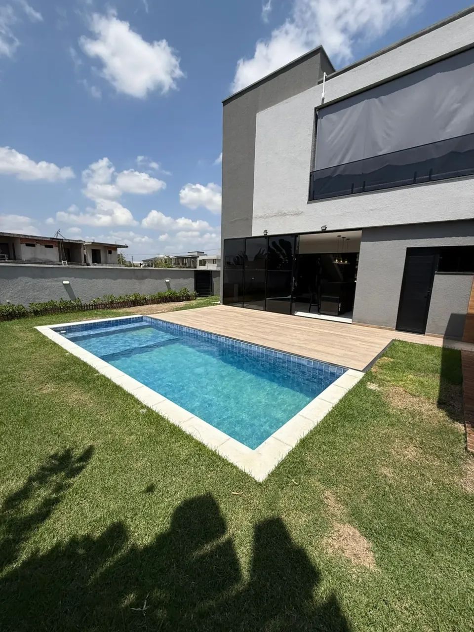Aluguel Casa Duplex Alphaville Ceará  4 Suítes, Piscina e Energia Solar