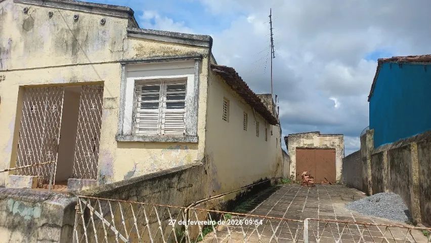 Casa perto do Centro com ótimo terreno. Escriturada. Ideal para empresa. - Foto 3