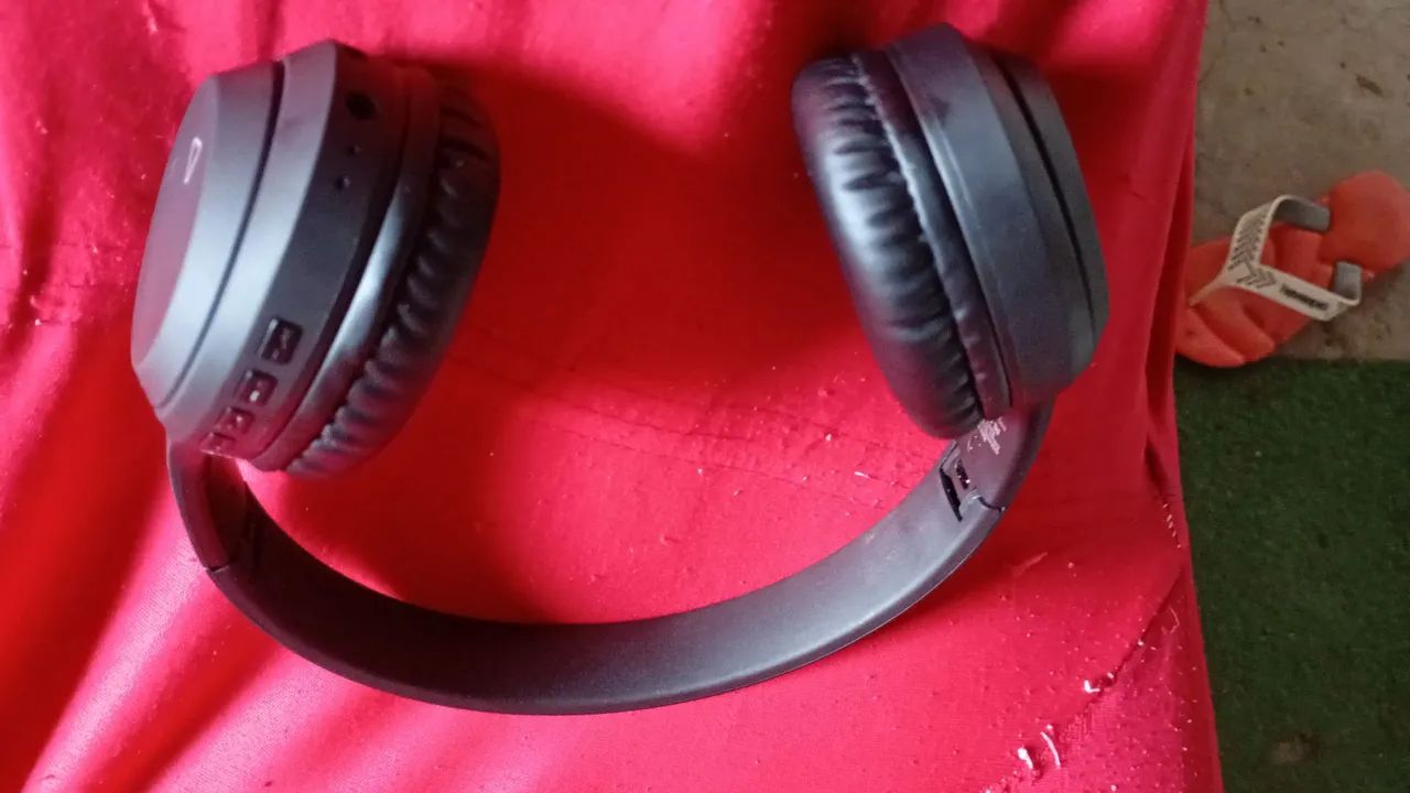 Fone de ouvido Bluetooth novo