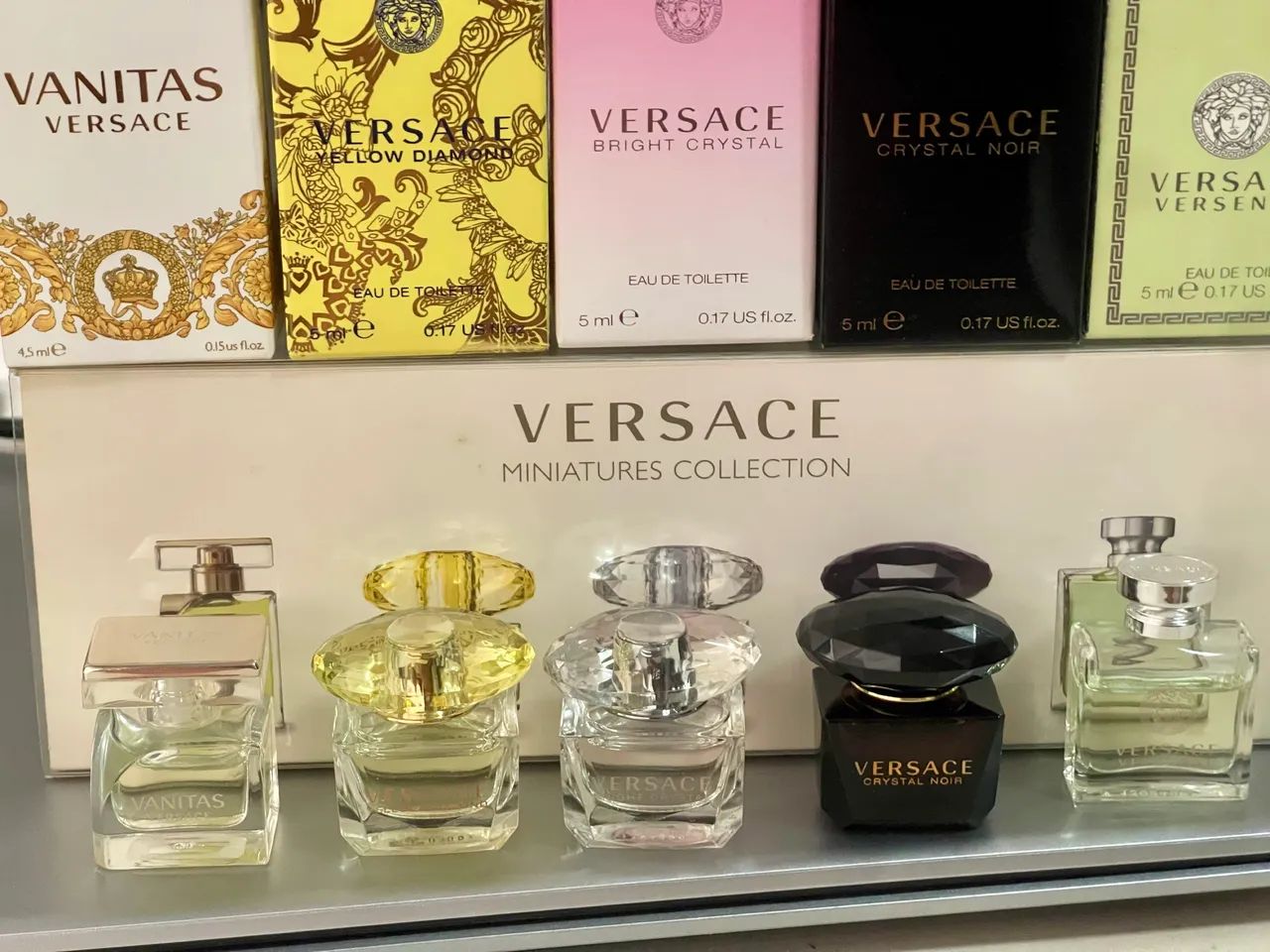 Vendo kit de perfumes em miniaturas. - Foto 2