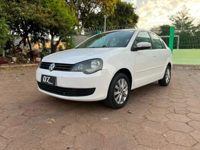 Volkswagen Polo Polo Sedan 1.6 Mi Total Flex 8V 4p 2013