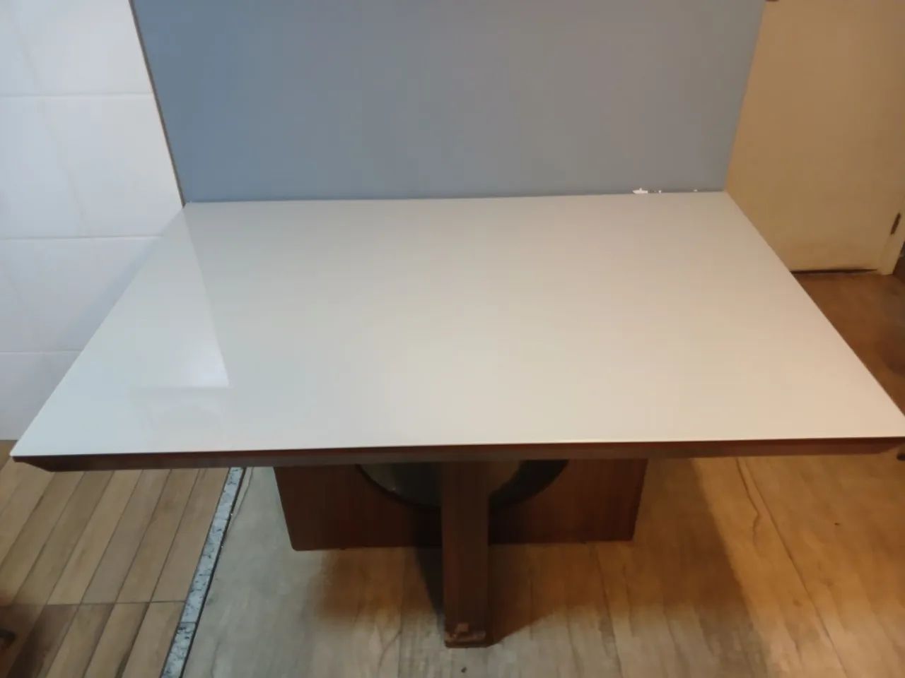 Mesa sala de jantar usada somente a mesa - Foto 2