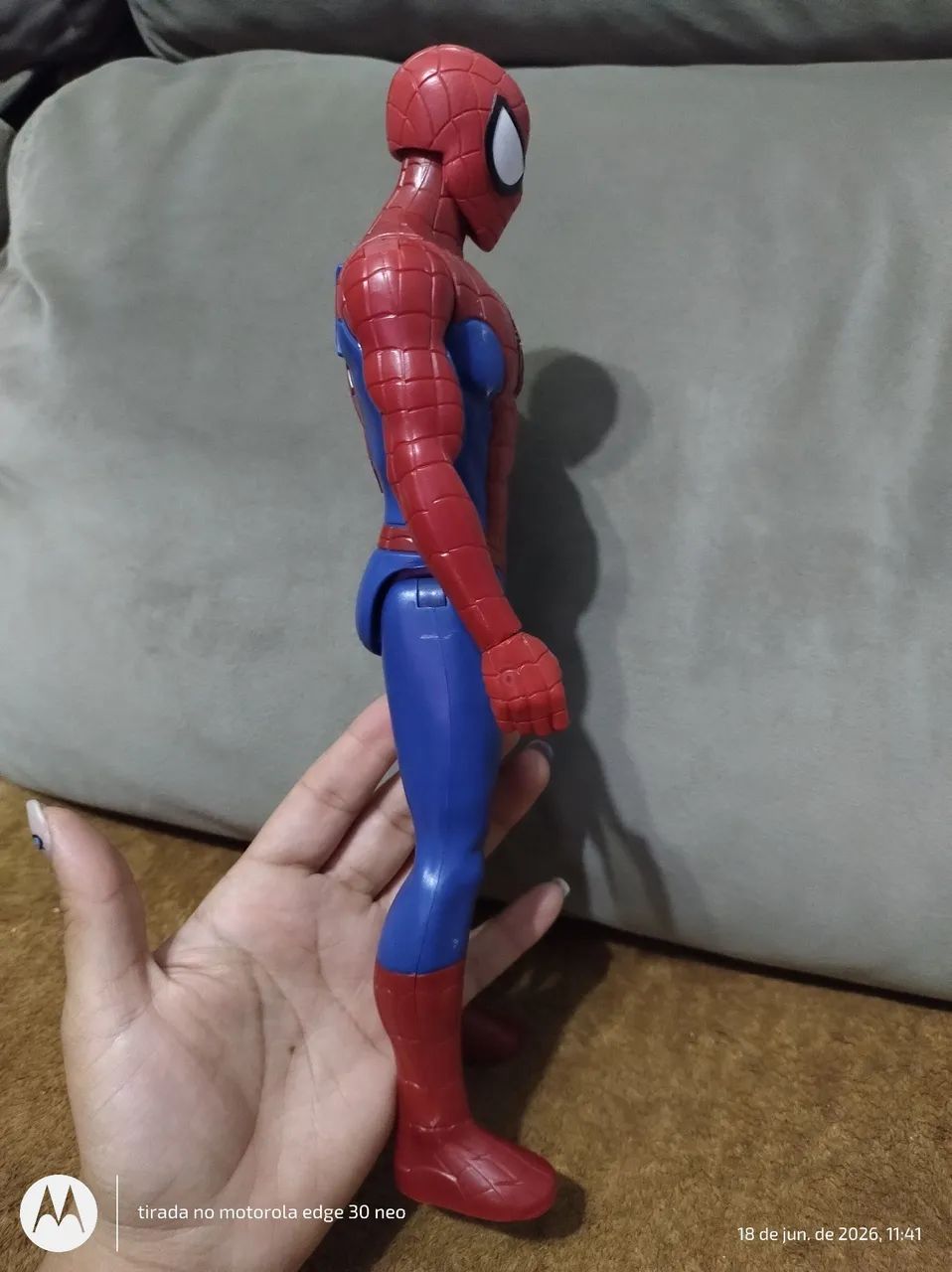 Homem aranha original da Marvel 30 centímetros  - Foto 5