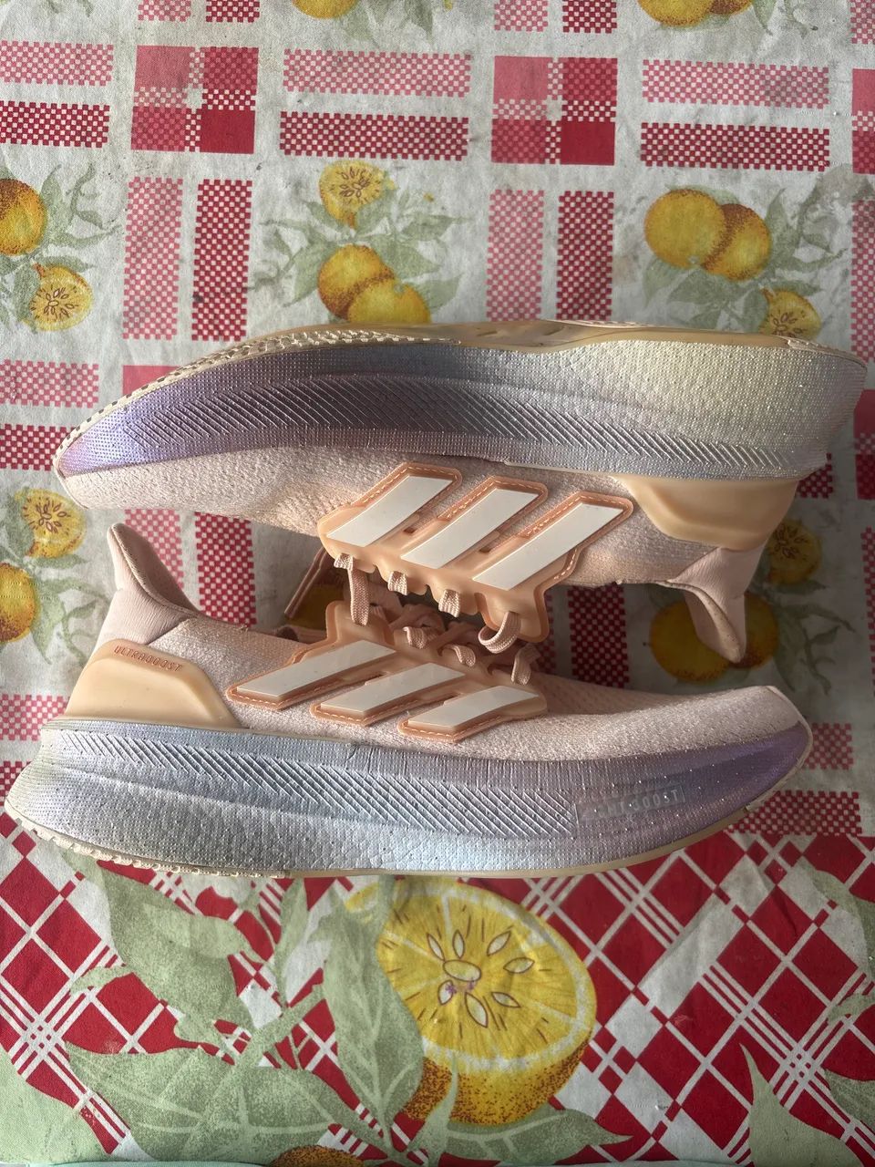 ADIDAS ULTRABOOST SEMINOVO