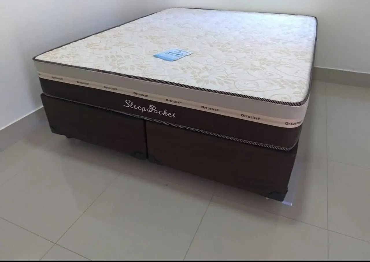Cama box queen size com colchão confortável