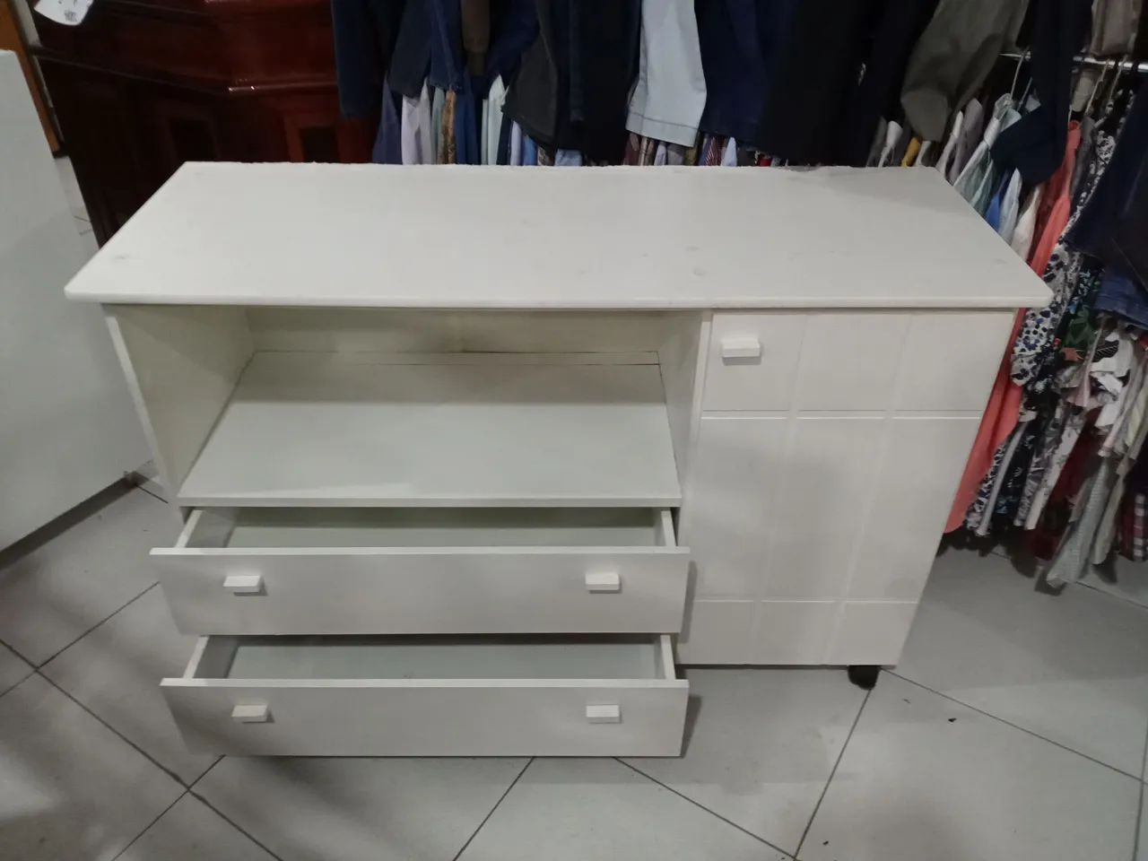 Cômoda Branca com Gavetas e Armário  - Foto 4