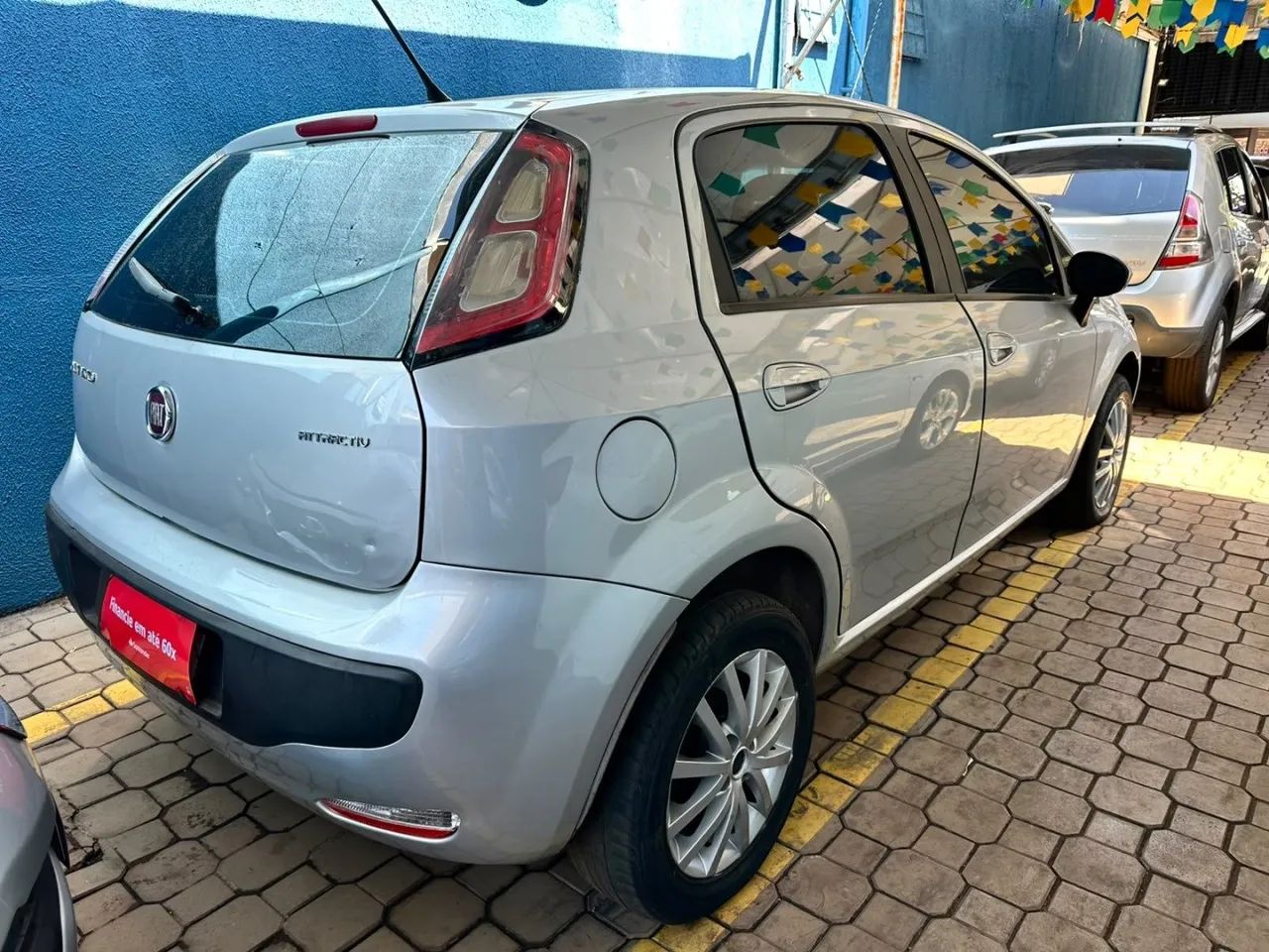 Fiat Punto Attractive 1.4 Fire Flex 8V 5P 2013 - Foto 3