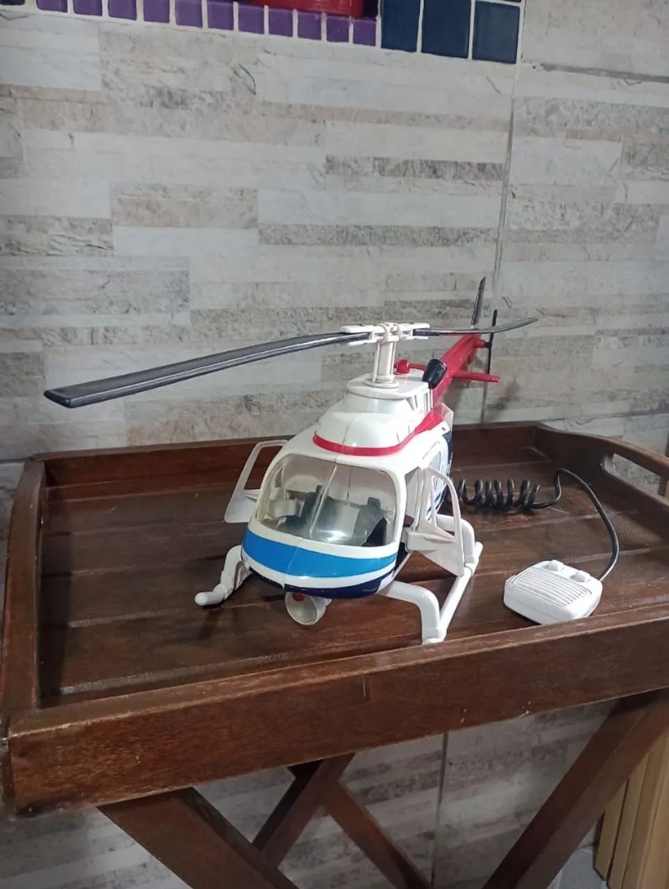 Helicóptero da polícia com sirene e microfone antigo - Foto 5