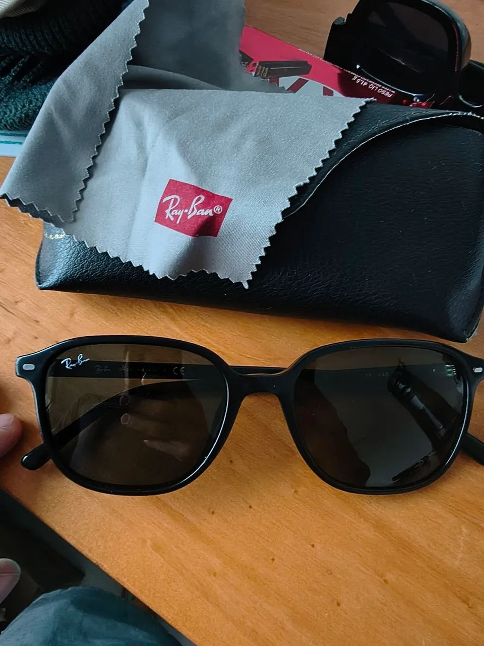 Óculos de Sol Ray-Ban Elliot Usado - Foto 2