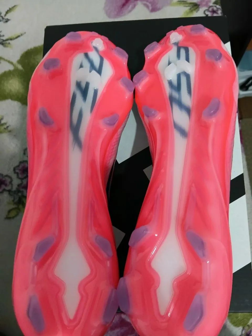 Chuteira Adidas F50 Hyperfast Pro - Foto 4