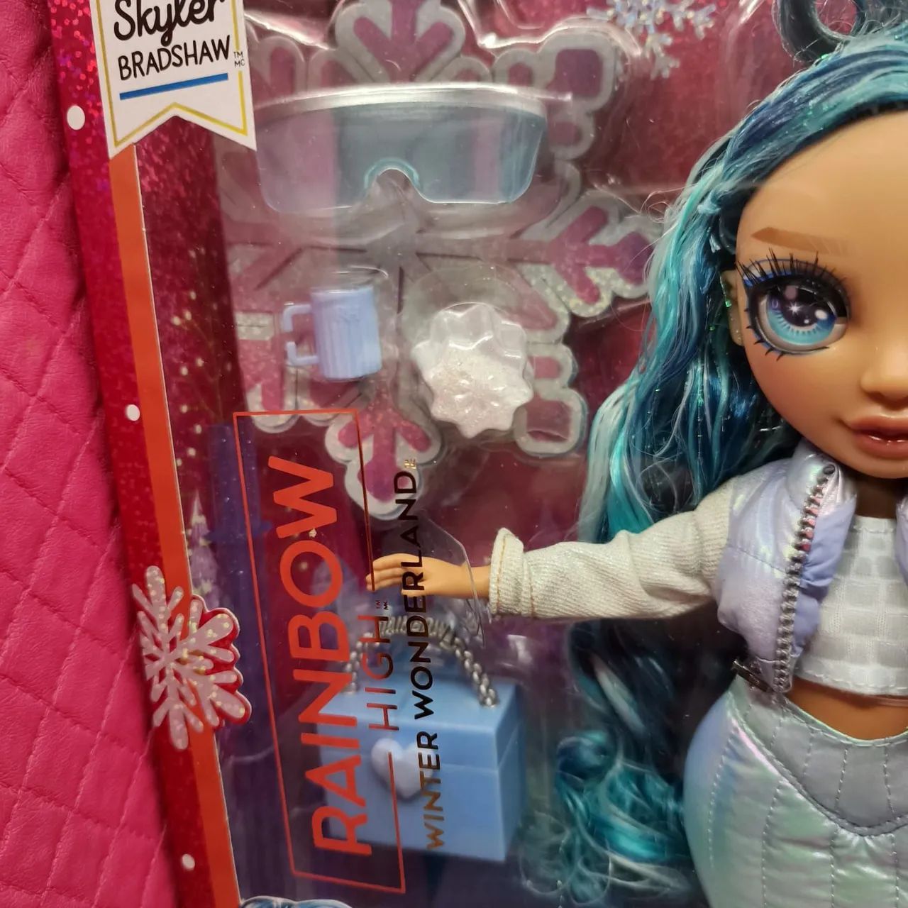 Boneca Rainbow High Winter Wonderland - Foto 3