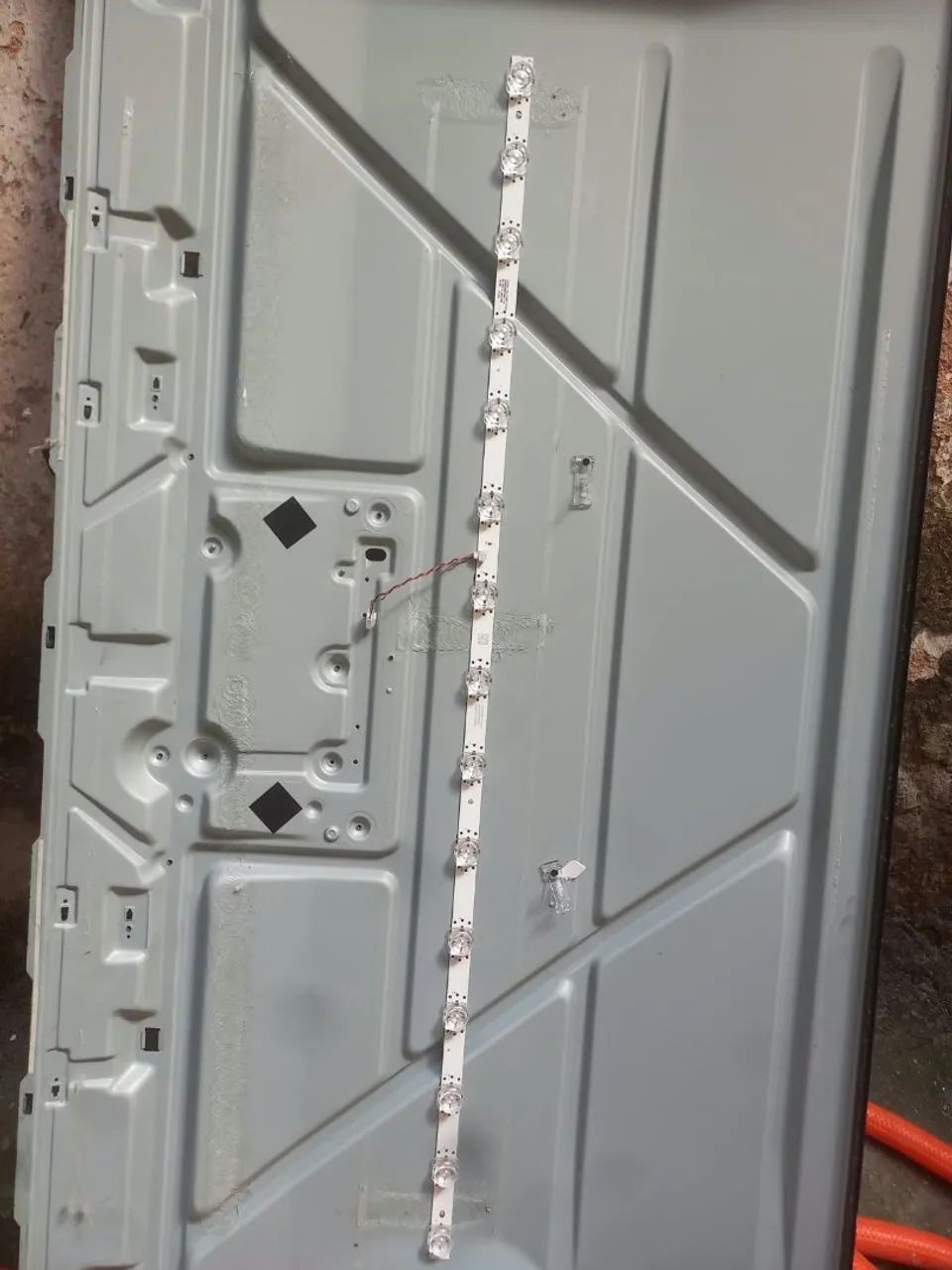 Vende-se placa e LED da tv TCL 43S5k - Foto 4