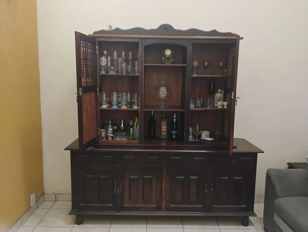 Arca-Oratório com Buffet estilo colonial