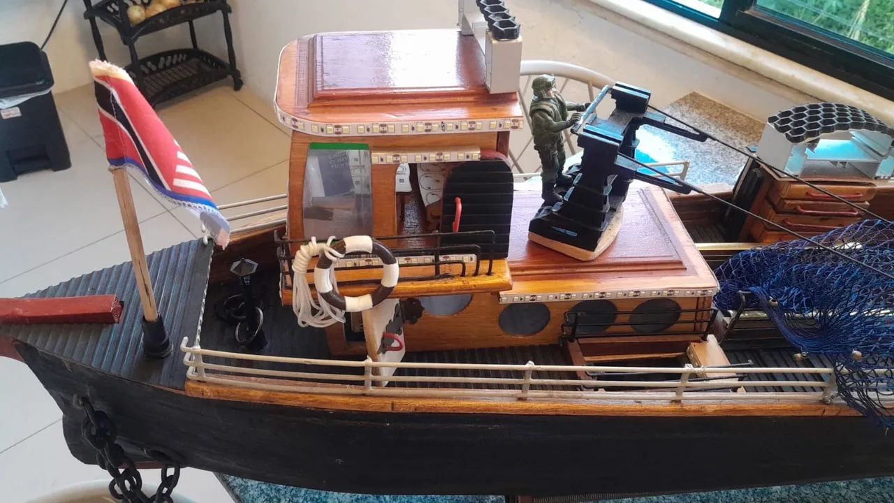 Barco artesanal de madeira - Foto 3