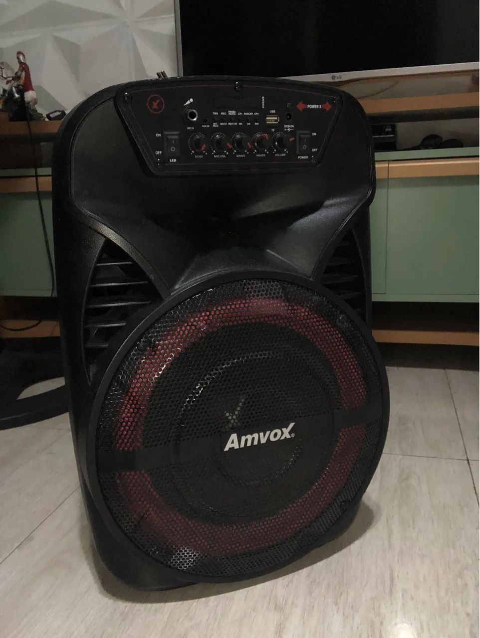 Caixa amplificada Amvox 380 Wrms