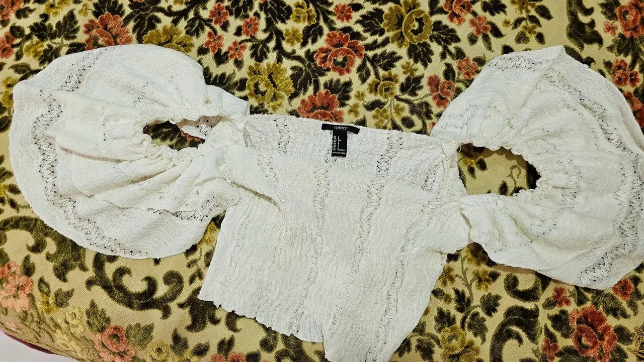 Top cropped com manga bufante - Foto 5