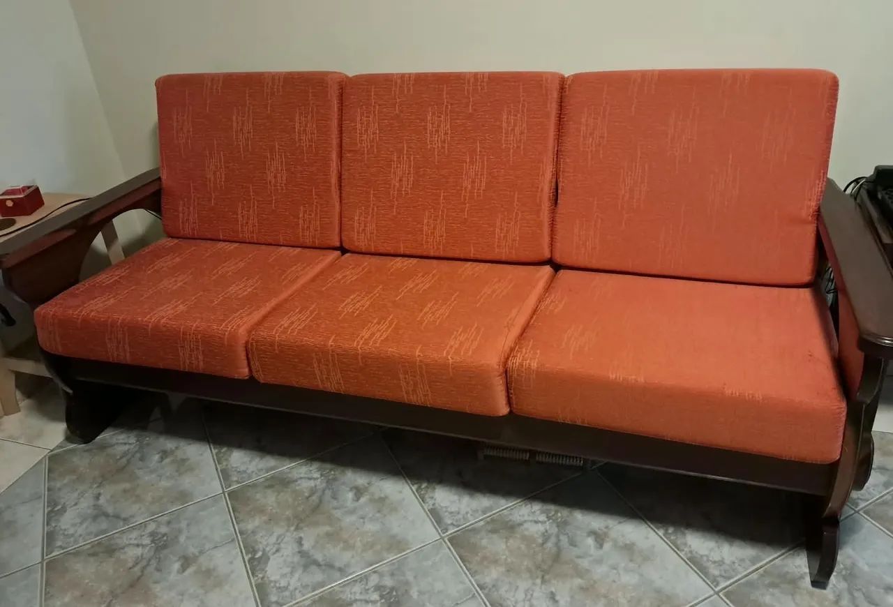 Conjunto de Sofá de madeira 2 e 3 lugares