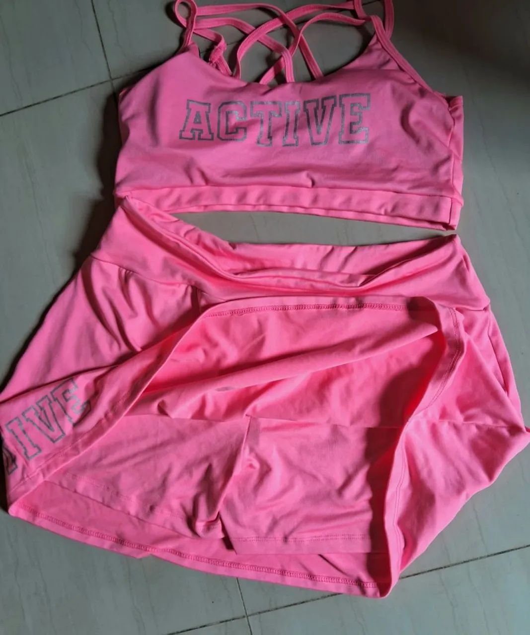 Por. 70. -  Roupa academia 