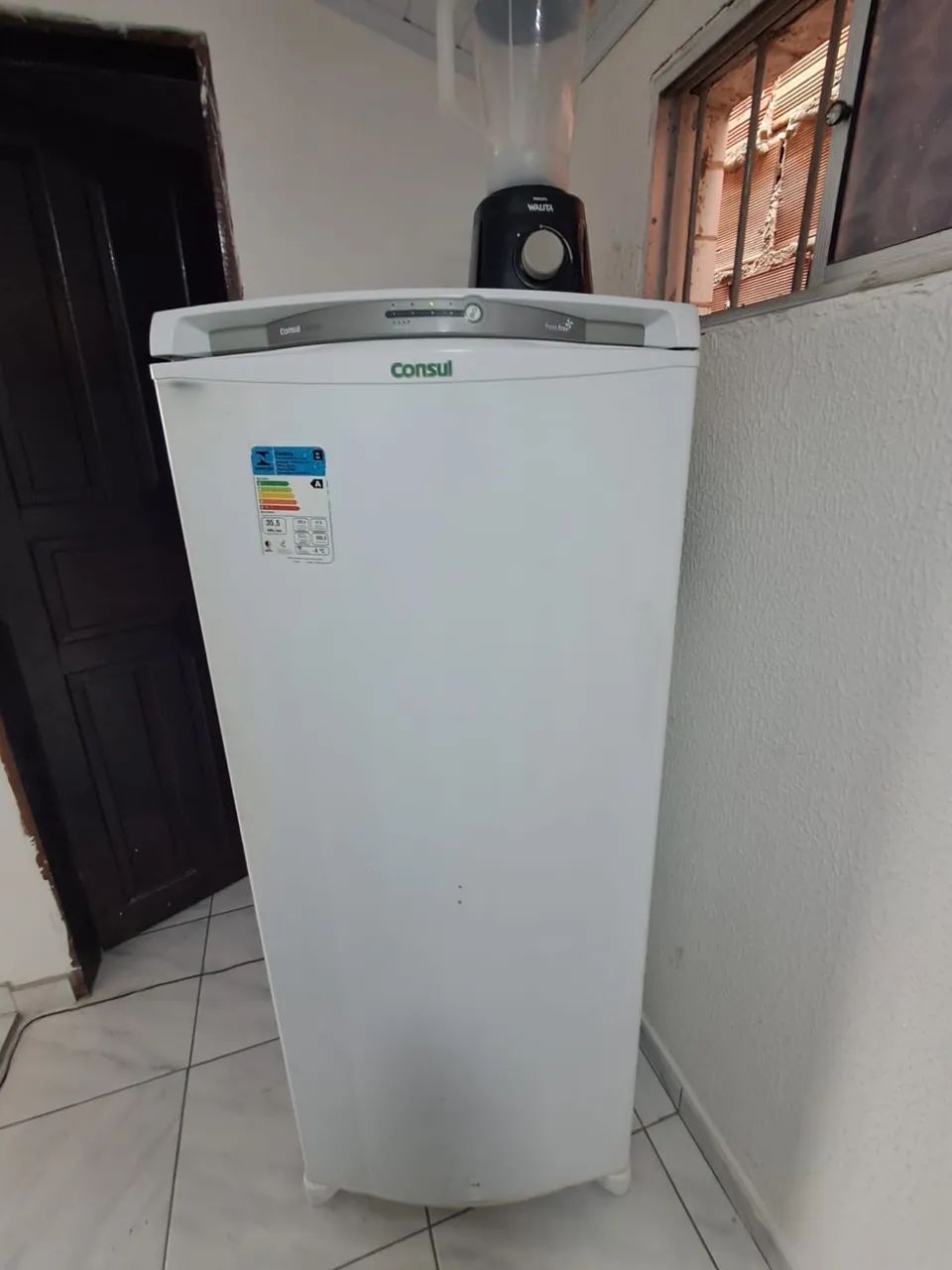 Vendo uma geladeira em estado de nova  - Foto 4